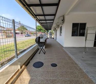 Tanjong Bidara House | Gorgeous Homestay Melaka-6 Pax, 3BR, 3Bath