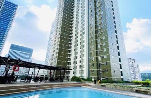 Lahug Apartment | Gorgeous studio apartment with AC in vibrant Cebu City