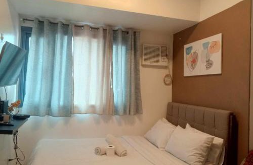 Ermita Apartment | Grand Riviera suite Condotel Near SLEC