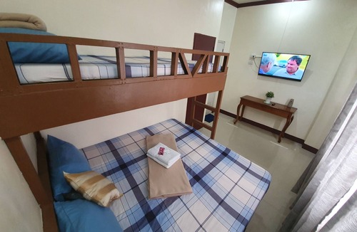 Palompon House | Grants Building Traveller's Lodge