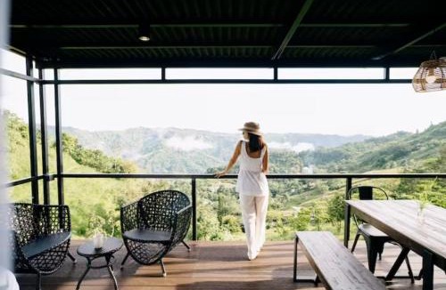 Balamban Other | Grey Rock Mountain Cabin w/Jacuzzi