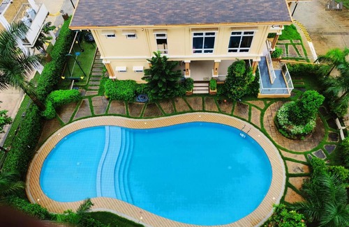 Puerto Princesa City Centre Apartment | Group Staycation in Palawan with Balcony & Free Pool Access up to 5pax - B2 5DiamondB