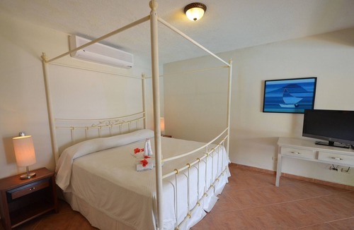El Batey Hotel | Guest-friendly room in beachfront residence, pool/WiFi/AC/Cable TV, near all