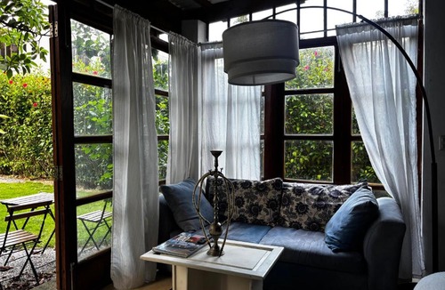 Cabrera Ski Chalet | Guesthouse in tropical villa with gorgeous garden