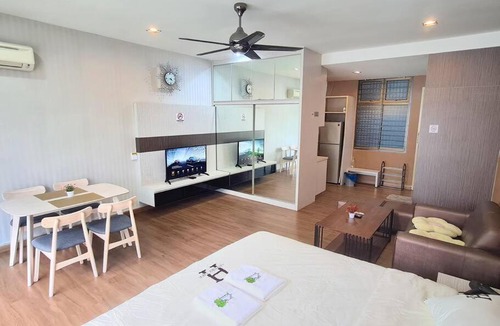Taman Mount Austin Apartment | Harmony studio private balcony Palazio Mount Austin by GDRAGON HomeStay