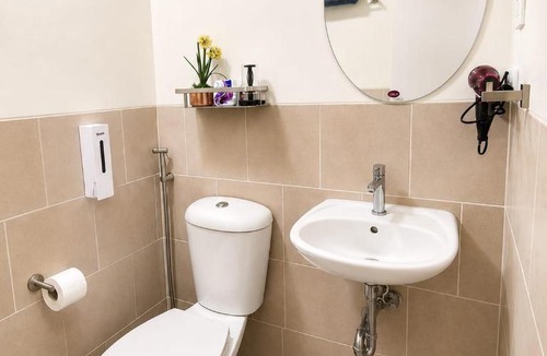 Binan City Apartment | Haven Stay Southwoods, Biñan Pool, Fast WiFi