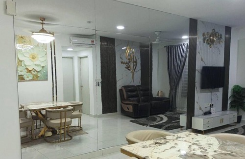 Kota Warisan Apartment | HDIman Homestay Putrajaya KLIA view with Netflix Disney Sauna and Swimming Pool