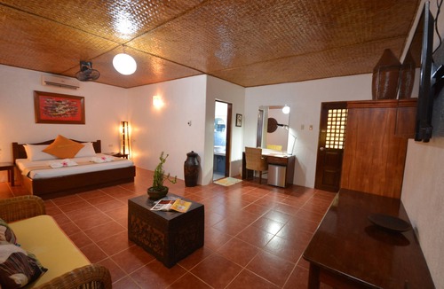 Puerto Princesa City Centre House | Hibiscus Garden Resort