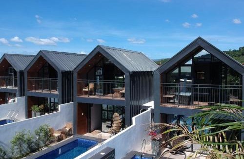Castillejos Villa | Hidden Haven Subic Villa w/Infinity Pool