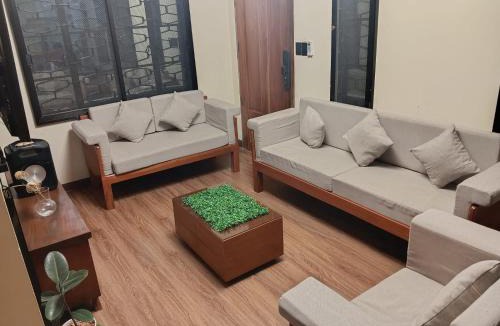 Castillejos Hostel | Hidden Koi Staycation - 2 Bedroom