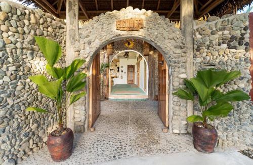 Catangnan Villa | Highlife Hill Villa
