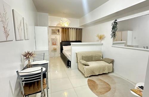 Valencia Apartment | Hillary's Guesthouse Vacation Rentals