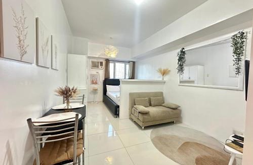 Valencia Apartment | Hillary's Guesthouse Vacation Rentals