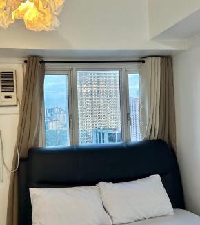 Valencia Apartment | Hillary's Guesthouse Vacation Rentals