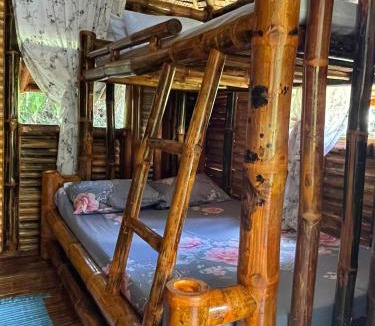 Murcia House | Hillcreek's Riverside Hideaway