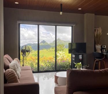 Calaca Cabin | Hilltop Cabin