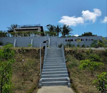 Calaca Cabin | Hilltop Cabin