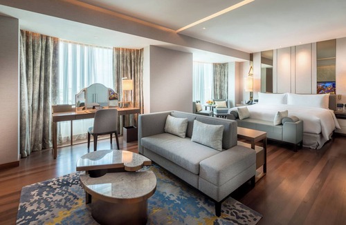 Downtown Kota Kinabalu Hotel | Hilton Kota Kinabalu