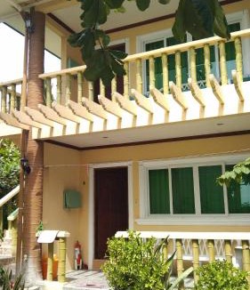 Daanbantayan House | HMC GUESTHOUSE -Malapascua Island Air-conditioned Room #1
