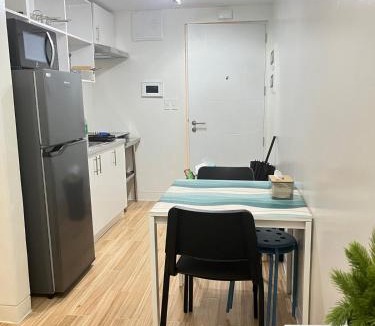 Binan City Apartment | Holly's Place by Motorists Transient House