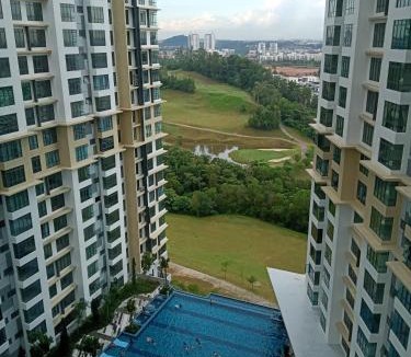 Taman Daya Apartment | HOMESTAY - 2 ROOMS with CONDO Facility - Mount Austin JB