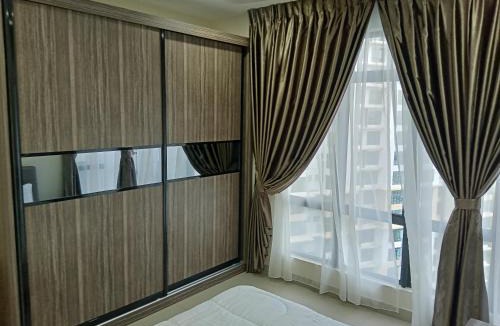 Taman Daya Apartment | HOMESTAY - 2 ROOMS with CONDO Facility - Mount Austin JB