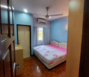 Subang Jaya House | Homestay 3 Bedrooms USJ11, Subang Jaya