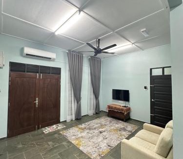 Kampung Pengkalan Maras House | Homestay Anaza