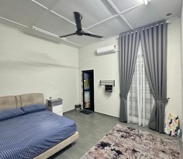 Kampung Pengkalan Maras House | Homestay Anaza