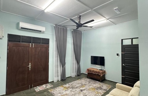 Kampung Pengkalan Maras House | Homestay Anaza