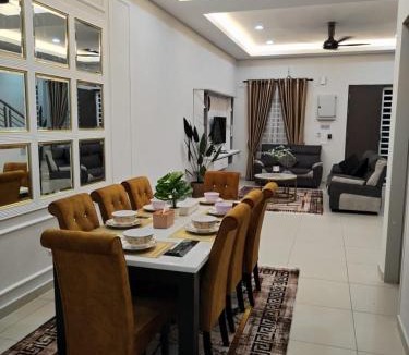 Ayer Panas House | Homestay Casa Ninety Two Ayer Molek Melaka