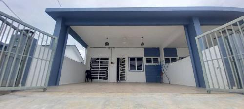 Tanjung Malim House | Homestay D'Mama For Müslim Only