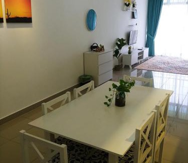 Putrajaya Apartment | Homestay King Putrajaya Spacious 3BR 2 Min Walk to Everly 5 Min to Alamanda