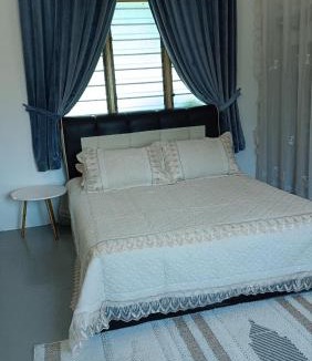 Kota Lama Kiri House | Homestay Laman Dahlia