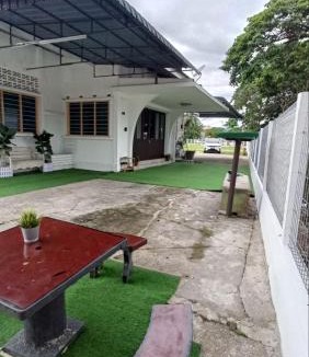 Kota Lama Kiri House | Homestay Laman Dahlia