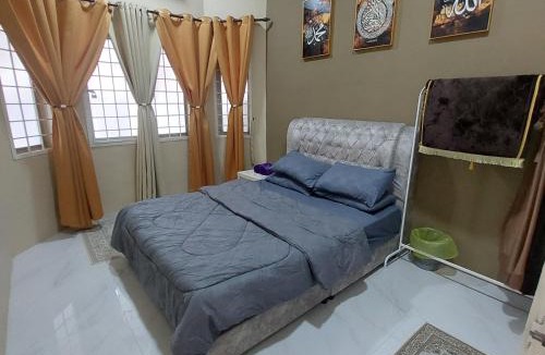 Tanjung House | Homestay Mira Daily Sungai Karang