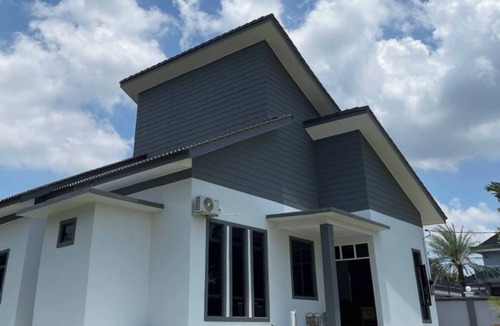 Kampung Telaga Nibong House | Homestay PCB. 5 minute walk to the Pantai Cahaya Bulan Beach