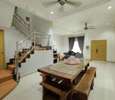 Kampung Telaga Batin Apartment | Homestay Roma Suite