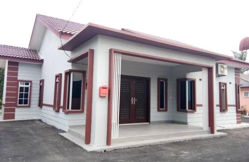 Kampung Alor Senggut House | Homestay Serantau Mayang by The Bliss Aircond in 3 Bedrooms Only