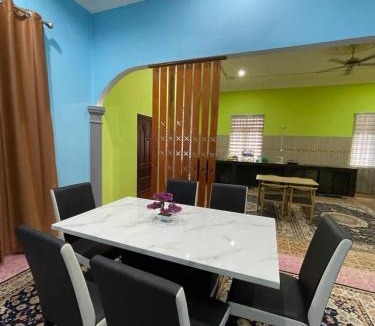 Kampung Raya Rawa House | HOMESTAY Teratak Besut (HA)