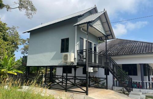 Pekan Nanas House | Homestay Tok Ayah Pekan Nanas