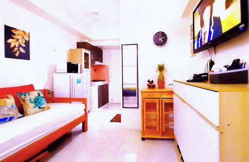 Silang Junction South Condo | HoneyLove 1-BR *Parking, Swimming Pool