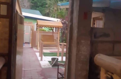 Odiongan House | Honorable, Sports bar and guesthouse