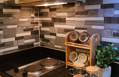 Barangka Ilaya Condo | HOT DEAL! Very accessible location - Cozy Condo + Netflix & Ps4