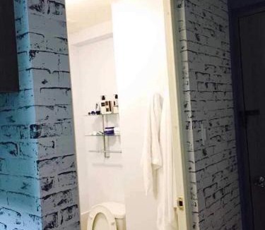 Highway Hills Hotel | Hotel in Mandaluyong