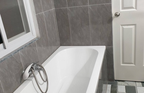 Irosin House | Hotel Pentaqua