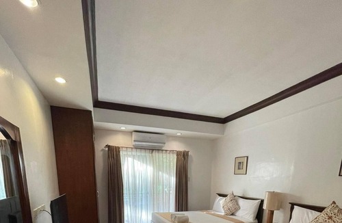 Talisay Hotel | Hotel room at Club Balai Isabel in Talisay Batangas, the Gateway to Taal Volcano