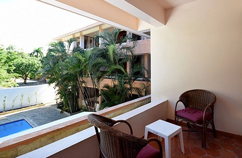 El Batey Hotel | Hotel room with breakfast, pool/restaurant/Wi-Fi/TV/AC, near everything