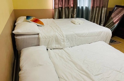 Olongapo House | House w/ 3 Bedrooms And 3 Baths - Free Parking.