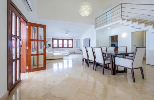 Bavaro Villa | Huge 8-Bedroom Beach Villa with Private Pool - Los Corales Villas Punta Cana